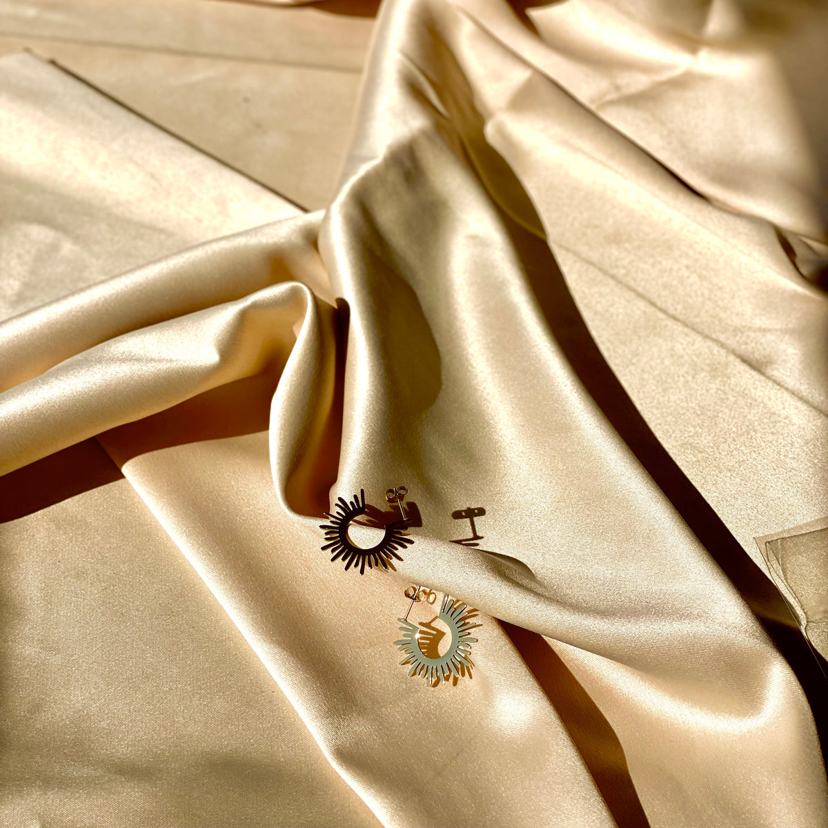 Sundaze Earrings